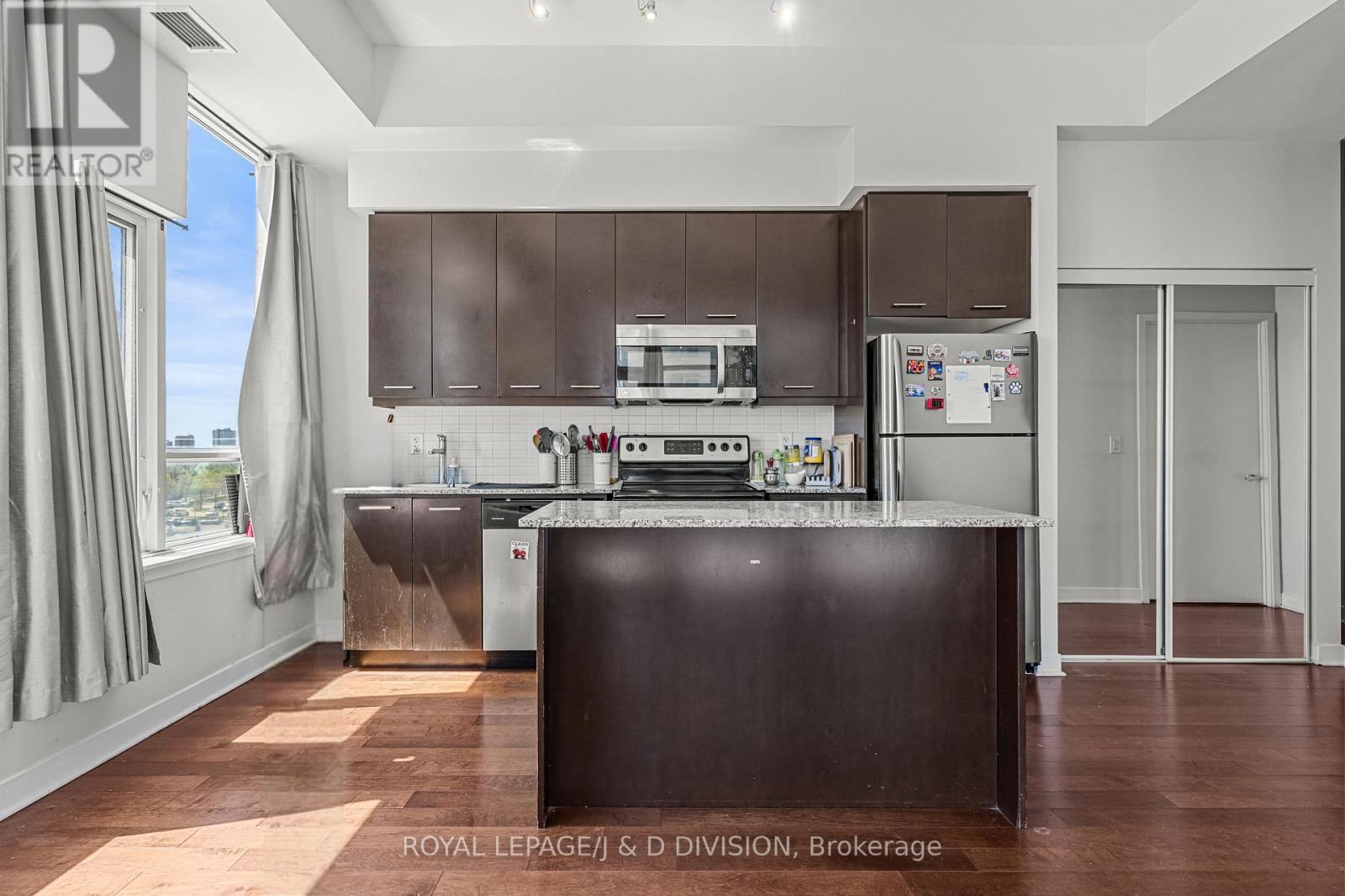 604 - 360 Square One Drive, Mississauga, Ontario  L5B 0G7 - Photo 8 - W13220900