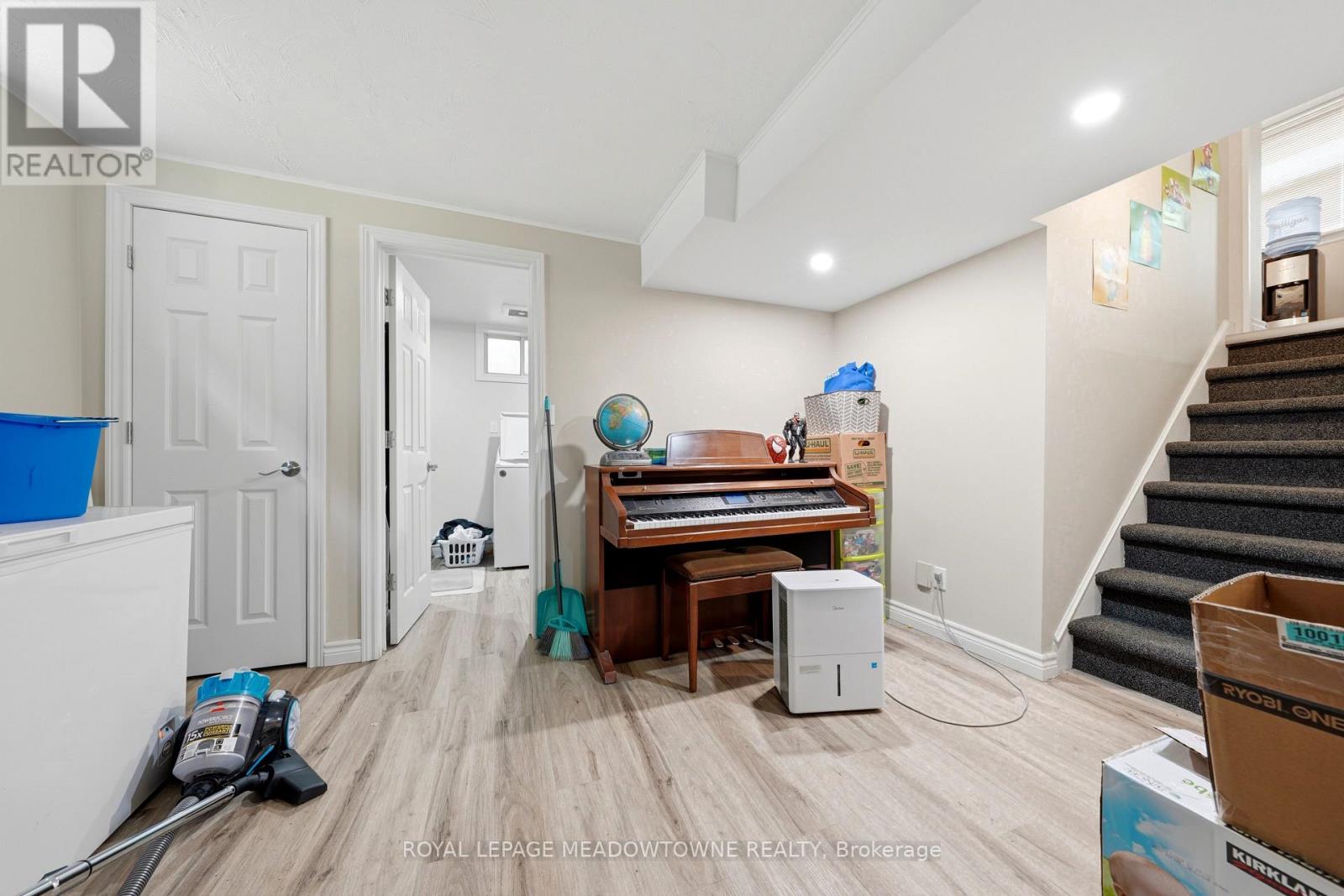 6 Gray Gate, Halton Hills, Ontario  L7G 3W3 - Photo 19 - W13220918