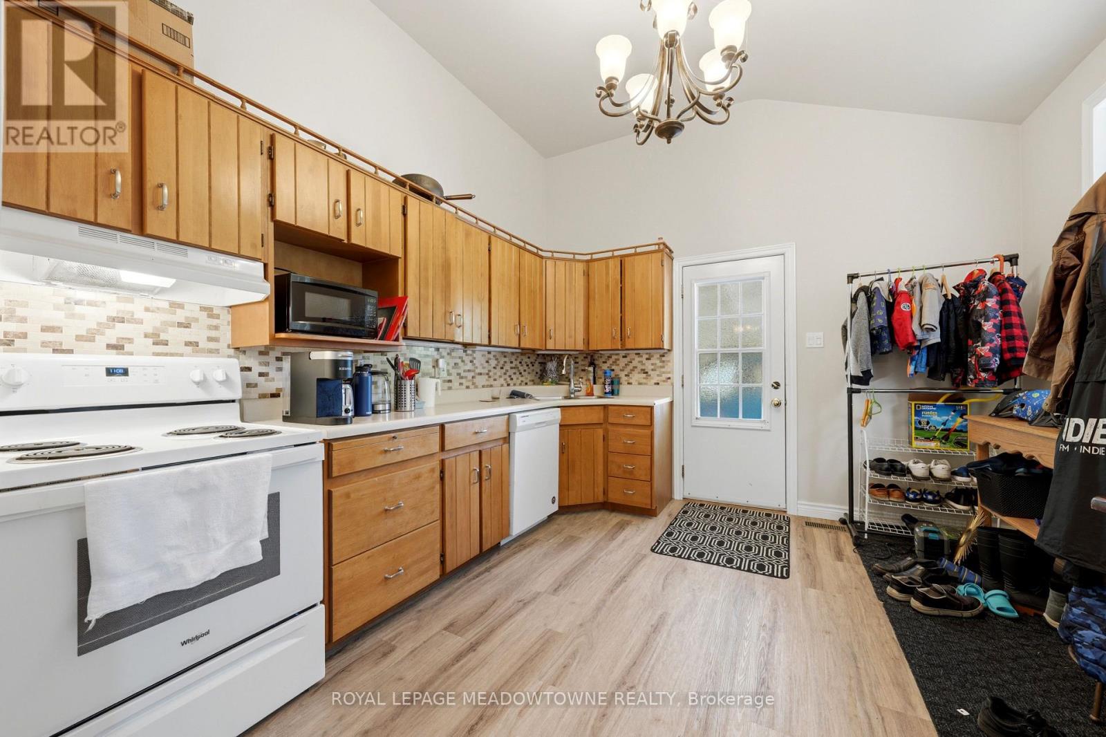 6 Gray Gate, Halton Hills, Ontario  L7G 3W3 - Photo 6 - W13220918