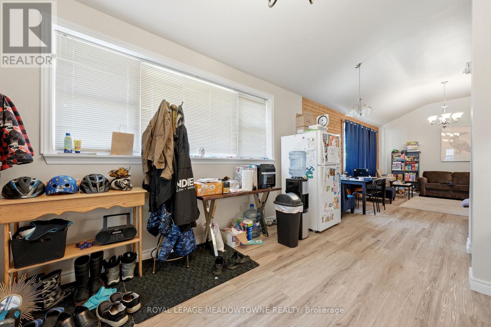 6 Gray Gate, Halton Hills, Ontario  L7G 3W3 - Photo 8 - W13220918
