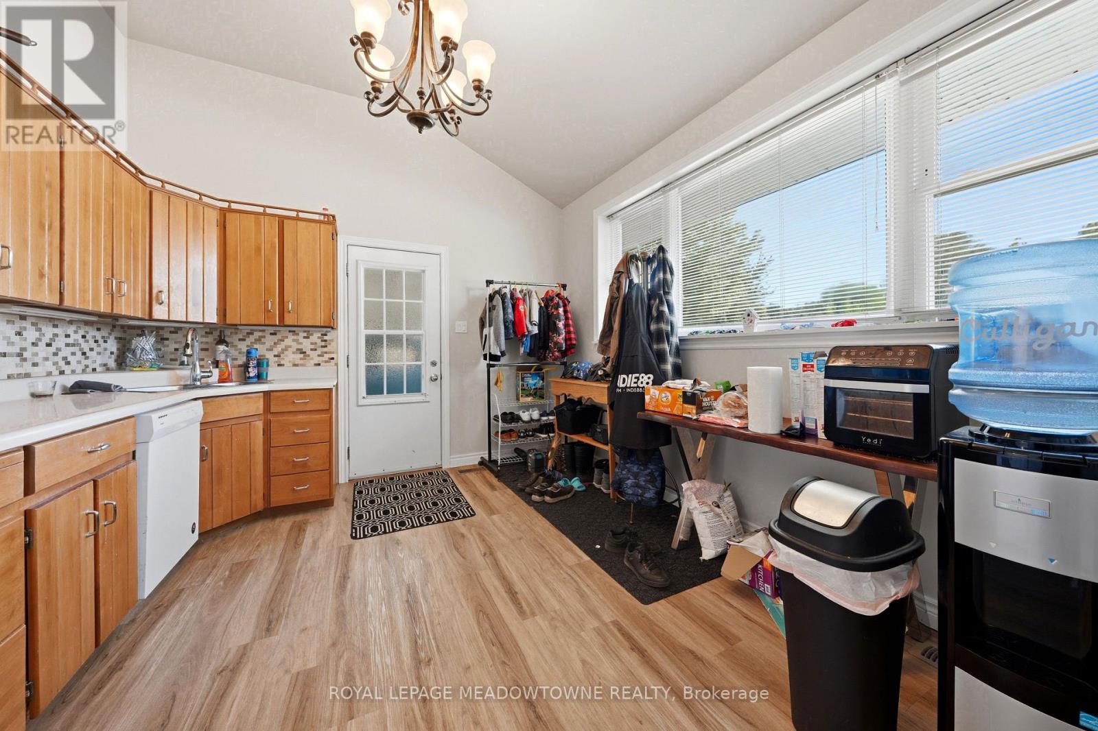 6 Gray Gate, Halton Hills, Ontario  L7G 3W3 - Photo 9 - W13220918