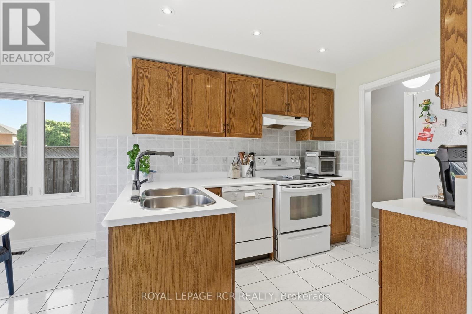 50 Whitbread Avenue, Caledon, Ontario  L7E 1L7 - Photo 4 - W13220930