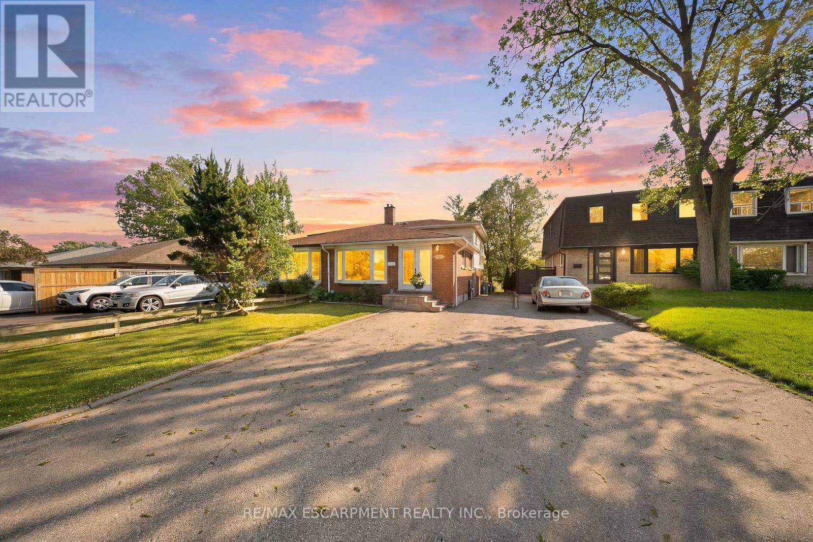1251 FAIRDALE DRIVE, Mississauga, Ontario