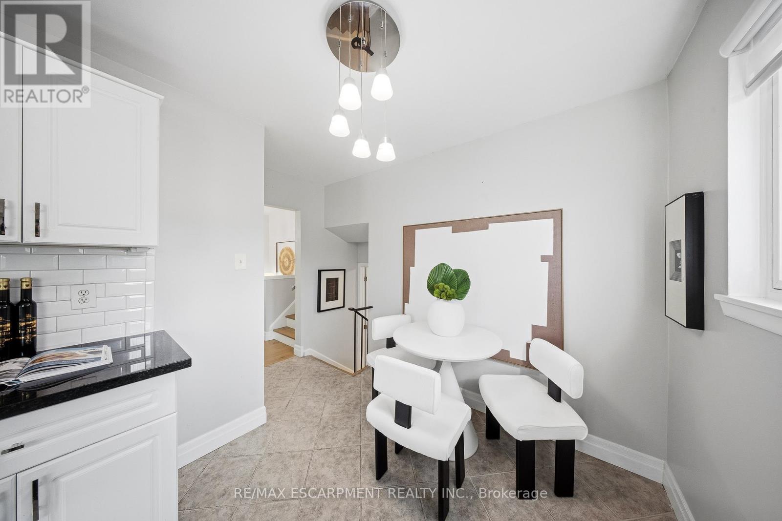 1251 Fairdale Drive, Mississauga, Ontario  L5C 1K3 - Photo 21 - W13220948