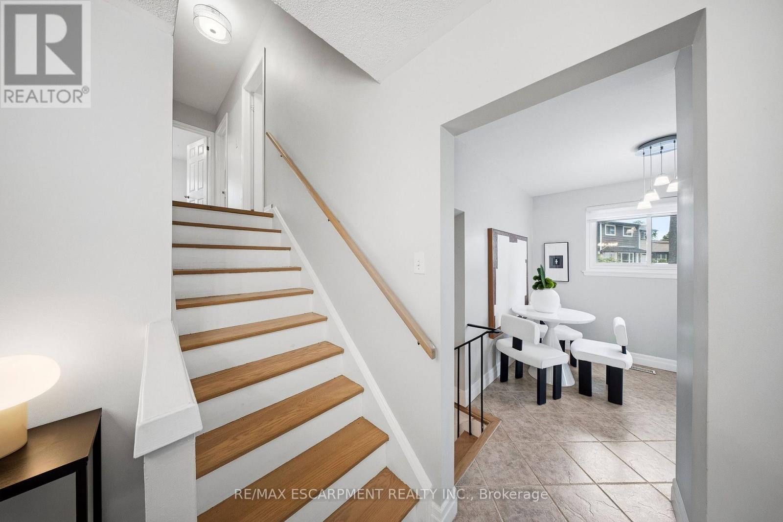1251 Fairdale Drive, Mississauga, Ontario  L5C 1K3 - Photo 22 - W13220948