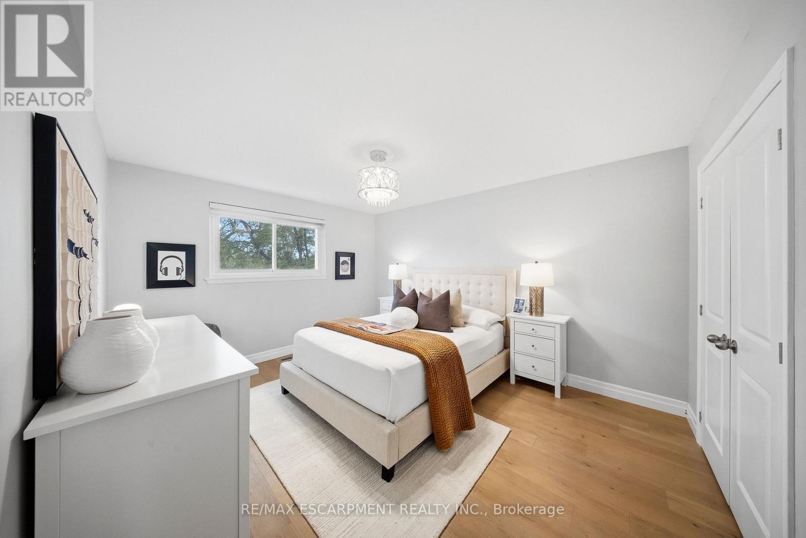 1251 Fairdale Drive, Mississauga, Ontario  L5C 1K3 - Photo 25 - W13220948