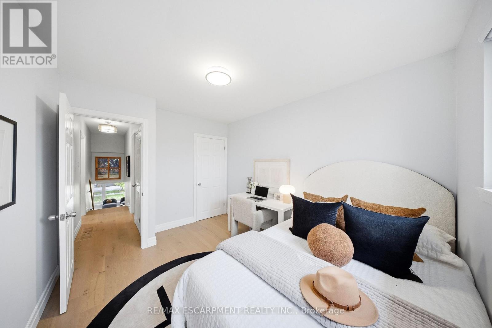 1251 Fairdale Drive, Mississauga, Ontario  L5C 1K3 - Photo 28 - W13220948