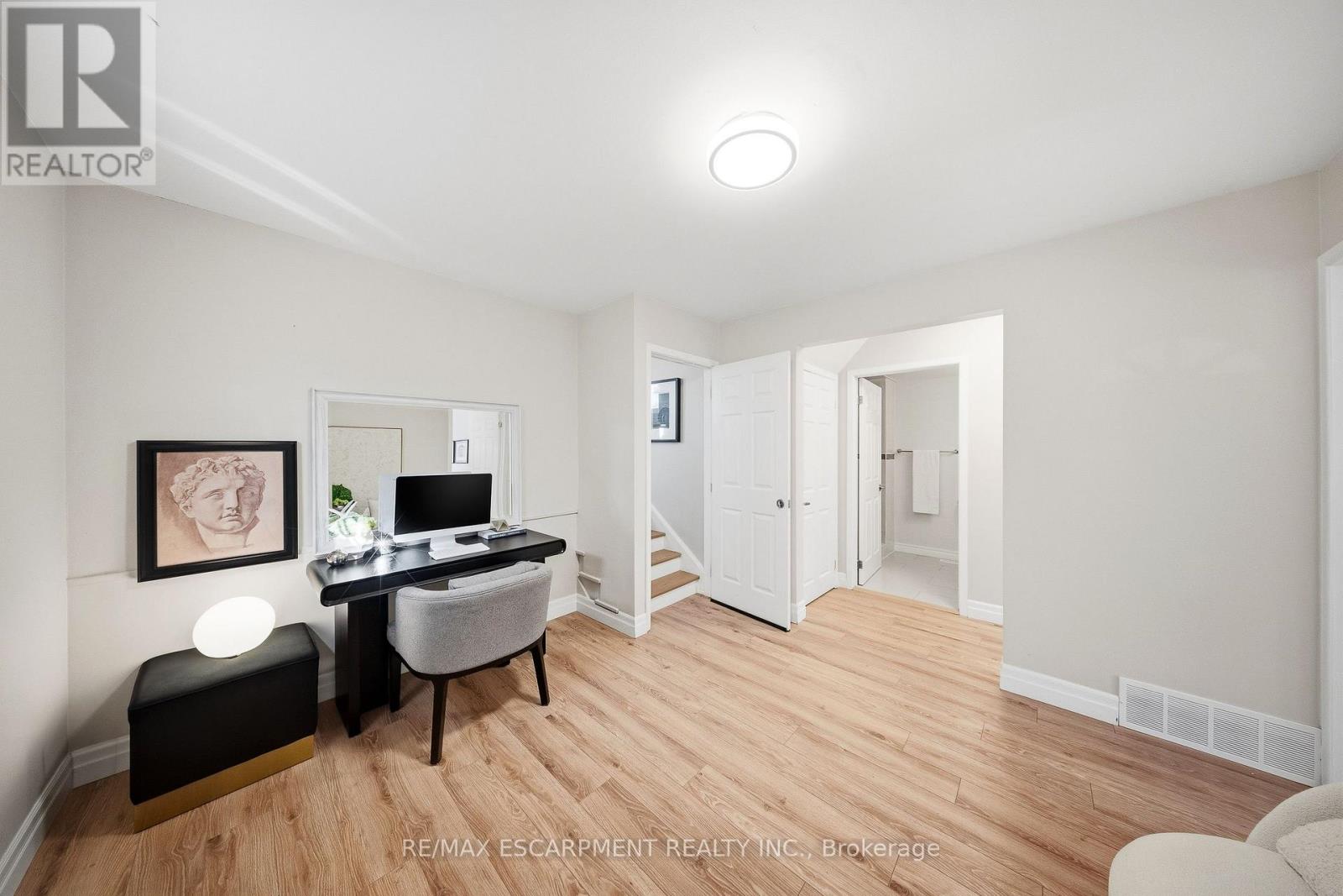 1251 Fairdale Drive, Mississauga, Ontario  L5C 1K3 - Photo 32 - W13220948