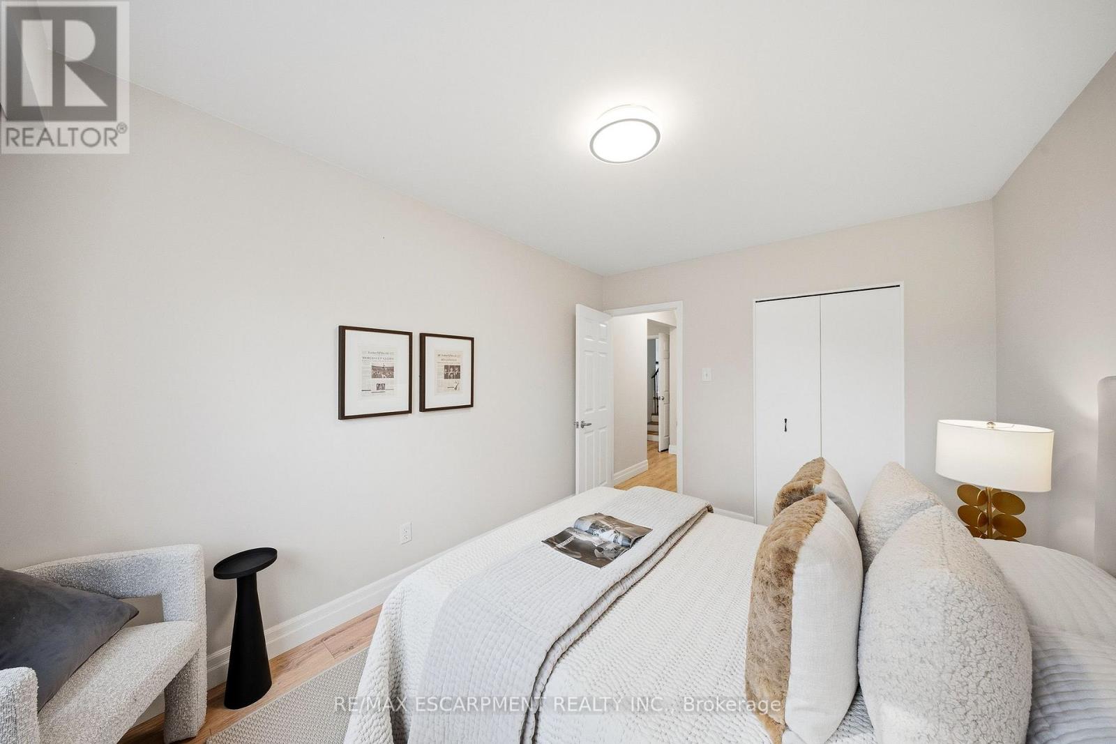 1251 Fairdale Drive, Mississauga, Ontario  L5C 1K3 - Photo 38 - W13220948