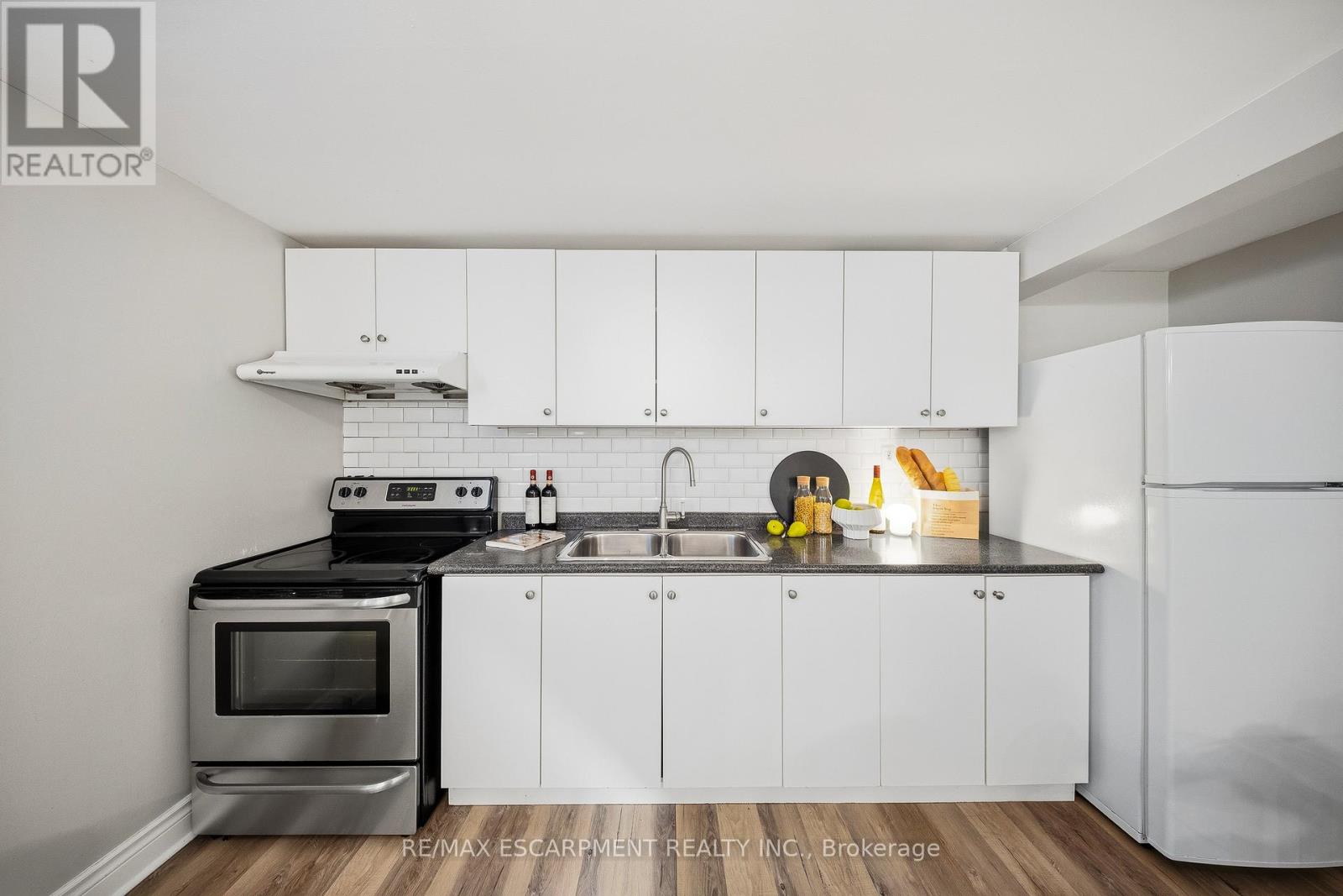1251 Fairdale Drive, Mississauga, Ontario  L5C 1K3 - Photo 47 - W13220948
