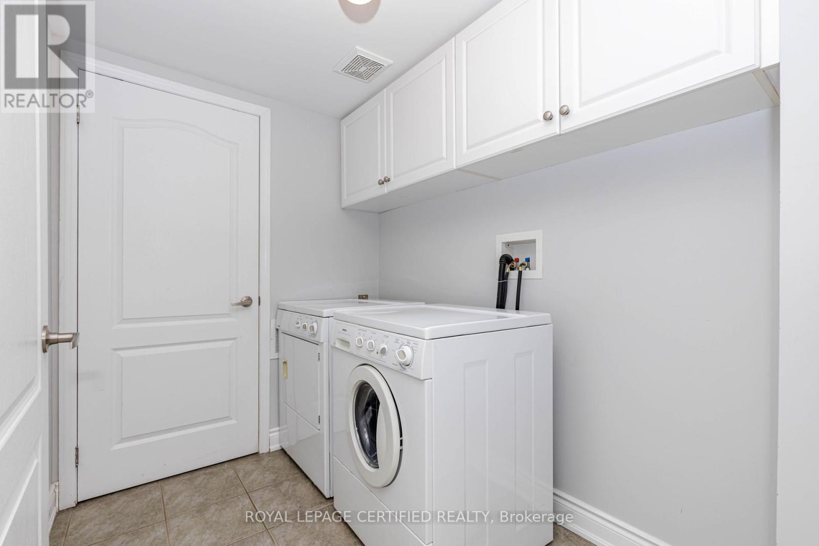 557 Speyer Circle, Milton, Ontario  L9T 0Y1 - Photo 10 - W13220972