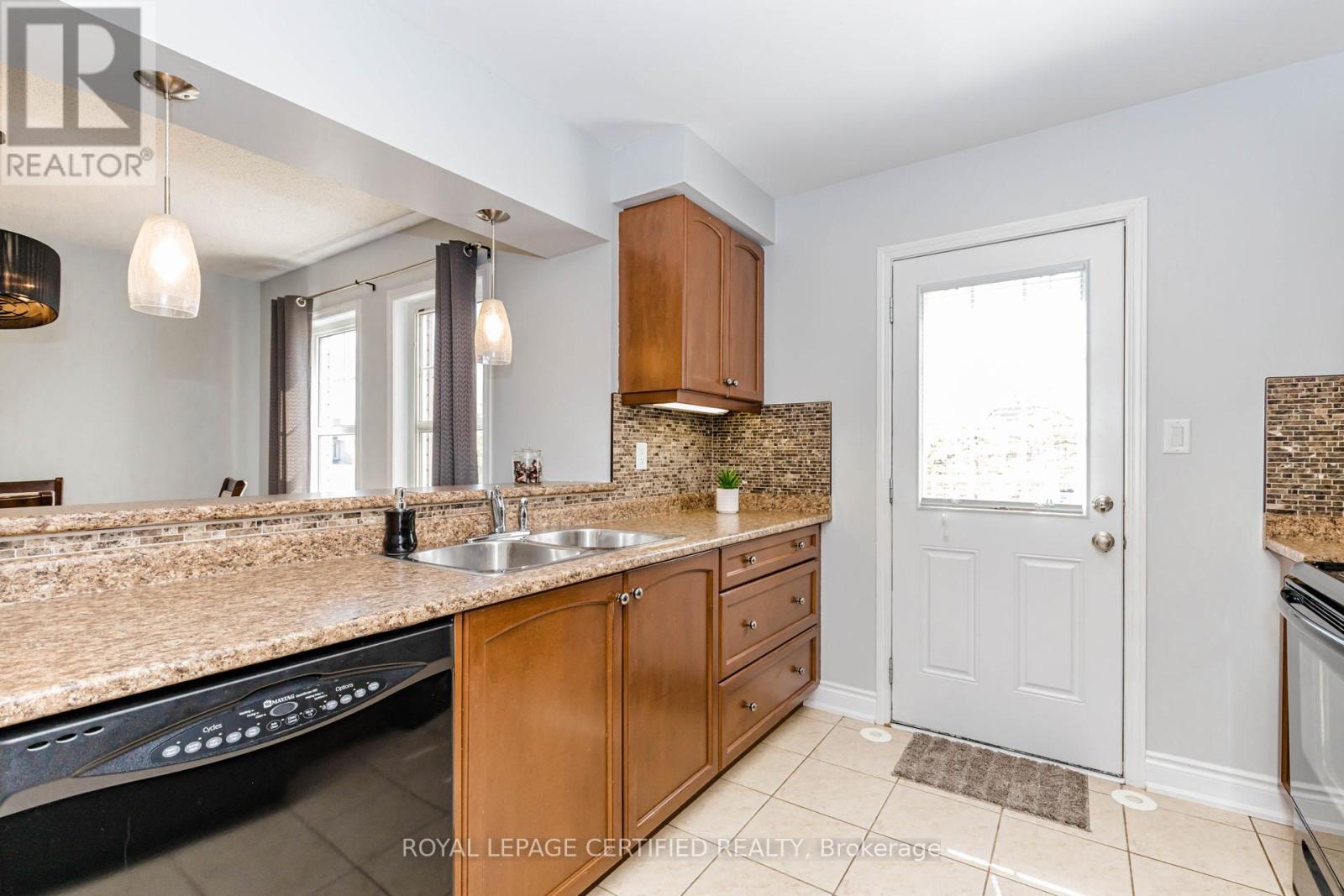 557 Speyer Circle, Milton, Ontario  L9T 0Y1 - Photo 16 - W13220972