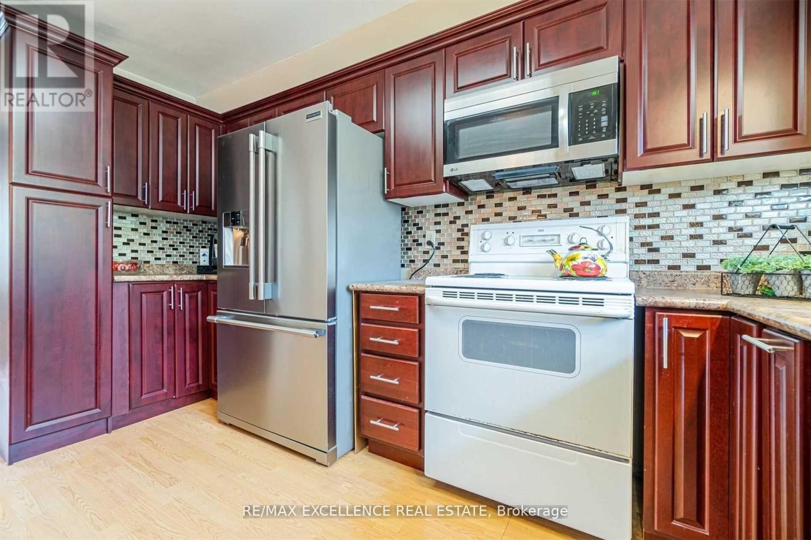 148 Ashton Crescent, Brampton, Ontario  L6S 3J9 - Photo 2 - W13220974