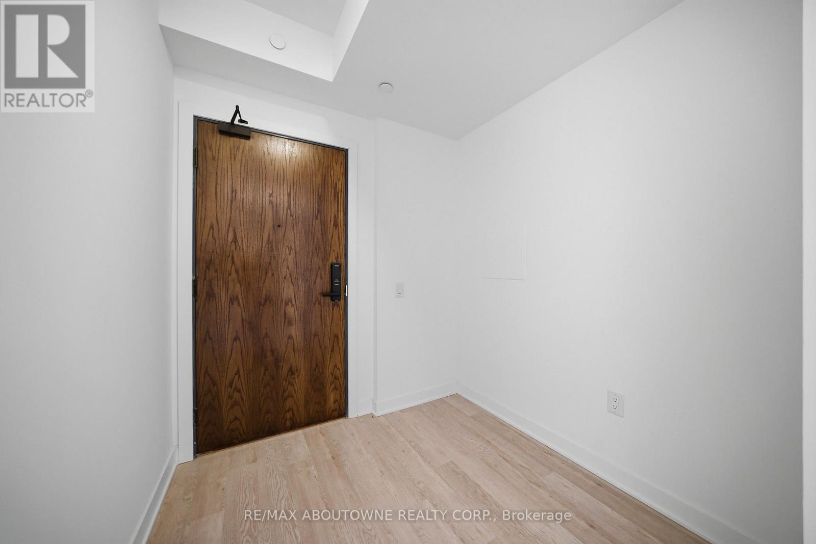 516 - 2782 Barton Street, Hamilton, Ontario  L8E 0L3 - Photo 4 - X13220964