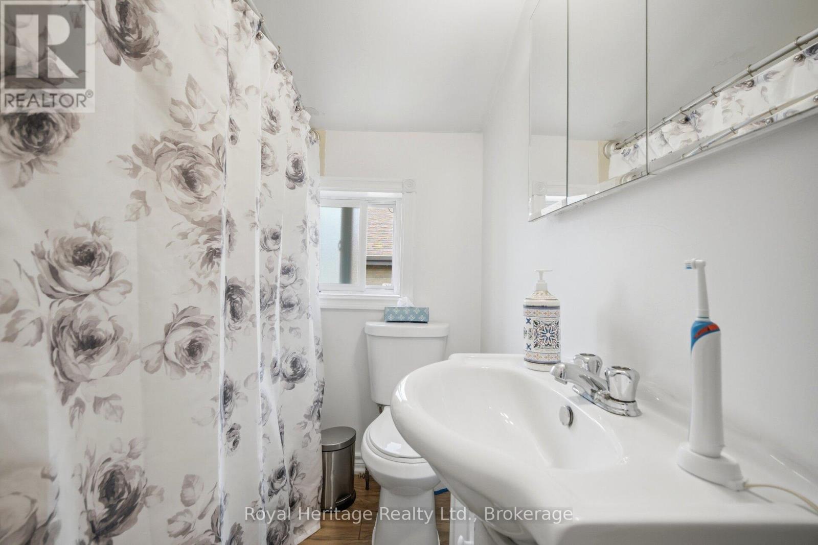 1546 Lakemount Street, Oshawa, Ontario  L1J 3Y2 - Photo 10 - E13221074