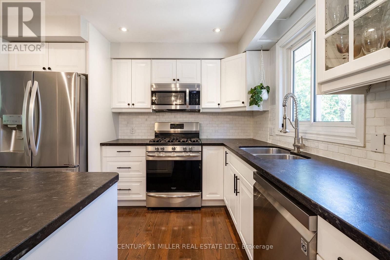 1259 Richards Crescent, Oakville, Ontario  L6H 1R5 - Photo 12 - W13216354