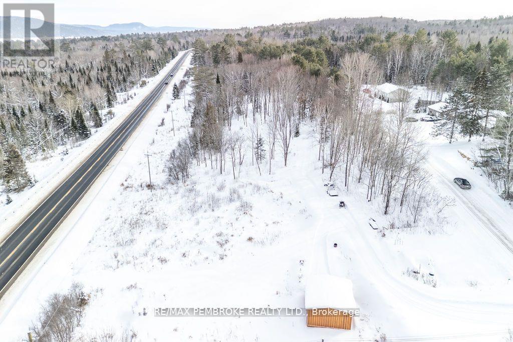 88 Lance Road, Laurentian Hills, Ontario  K0J 1P0 - Photo 10 - X13220998
