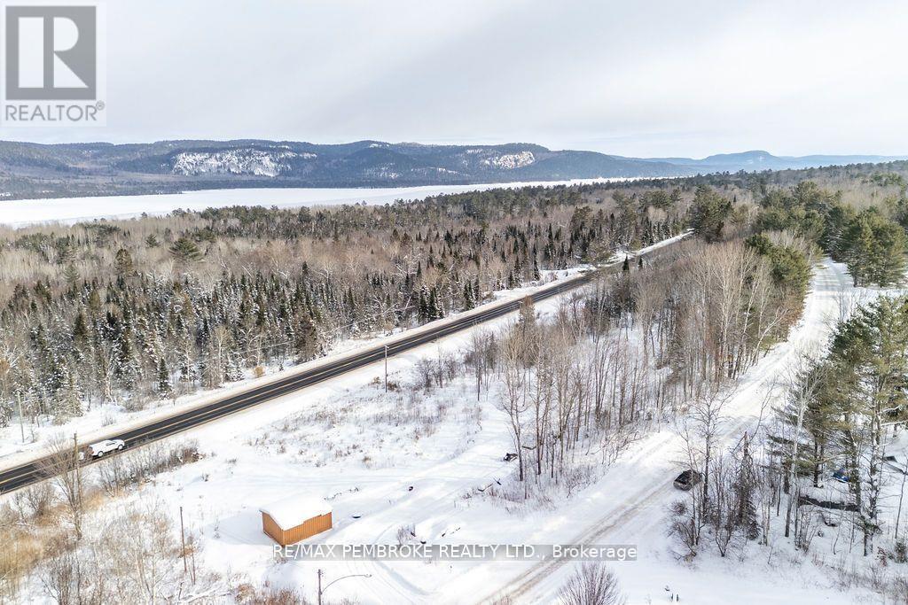 88 Lance Road, Laurentian Hills, Ontario  K0J 1P0 - Photo 14 - X13220998