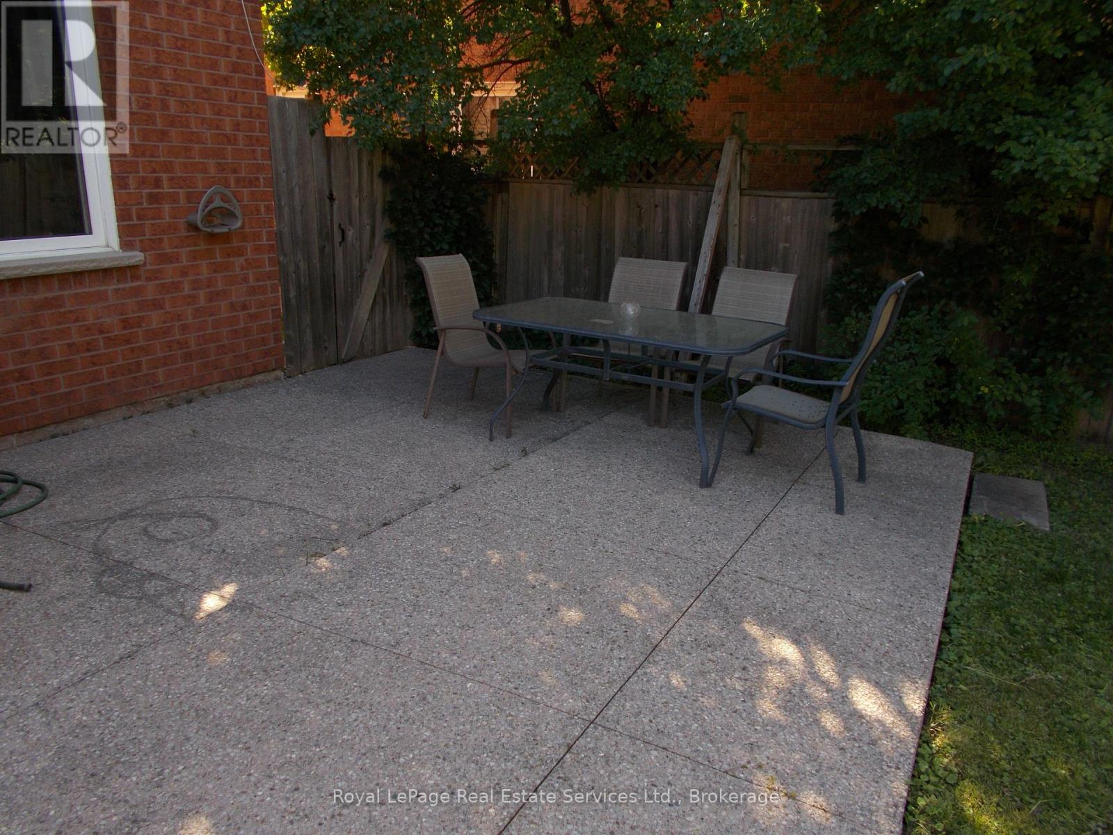 2208 Golden Briar Trail, Oakville, Ontario  L6H 4T8 - Photo 15 - W13221060