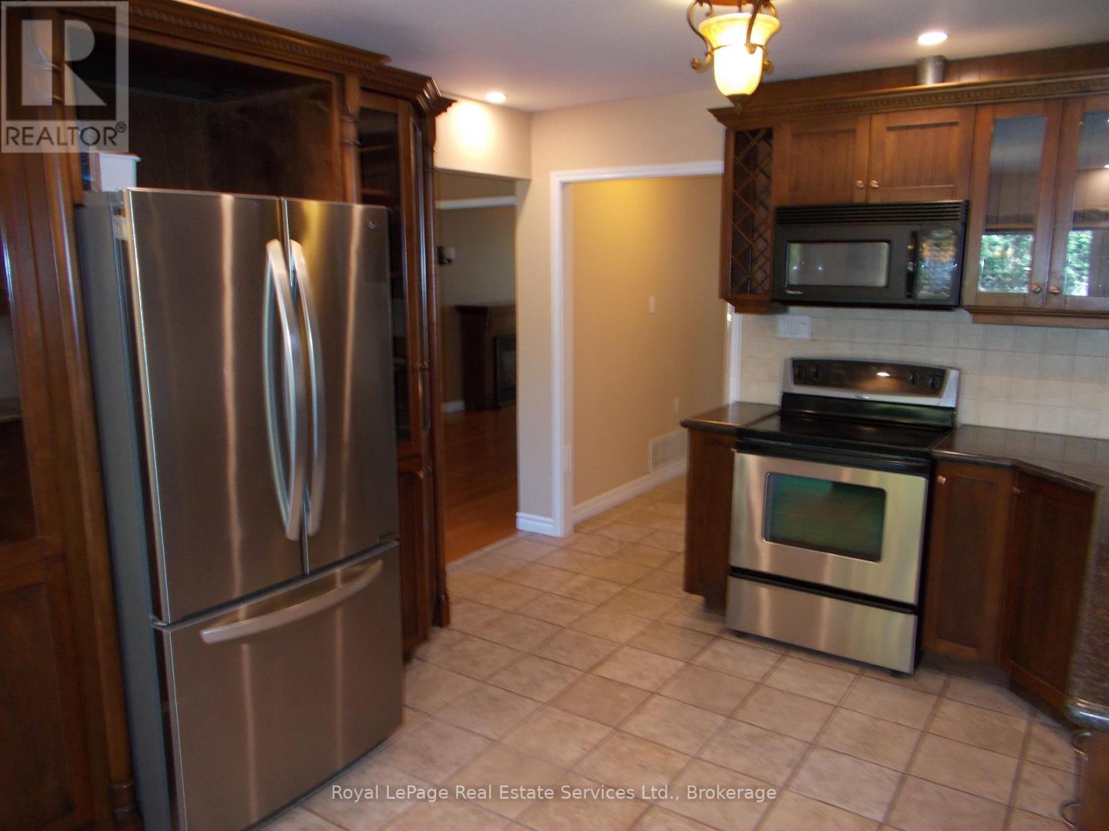 2208 Golden Briar Trail, Oakville, Ontario  L6H 4T8 - Photo 5 - W13221060
