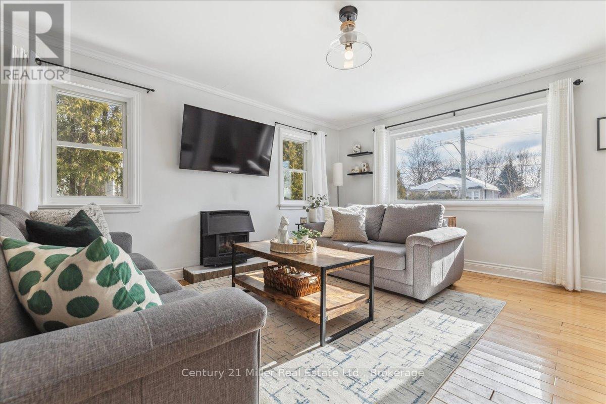 281 Peel Street, Halton Hills, Ontario  L7J 1M7 - Photo 8 - W13221168
