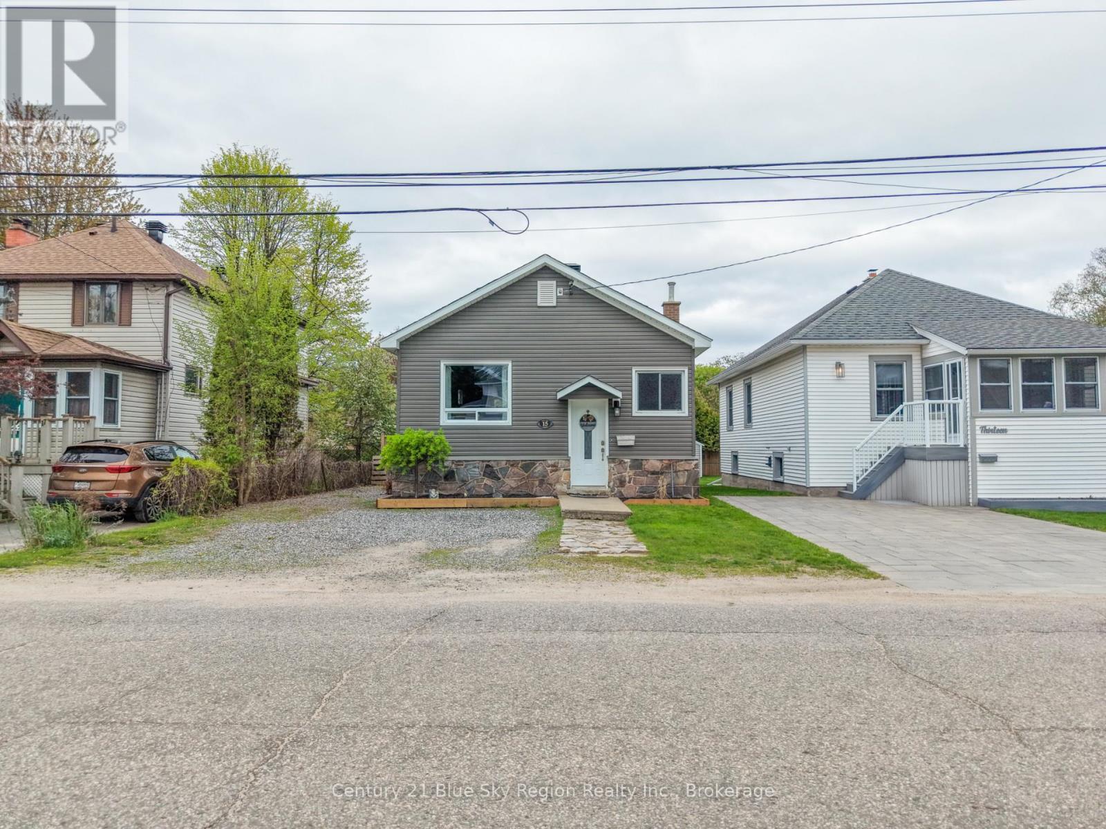 15 Pollard Avenue, North Bay, Ontario  P1A 1Z4 - Photo 2 - X13221032
