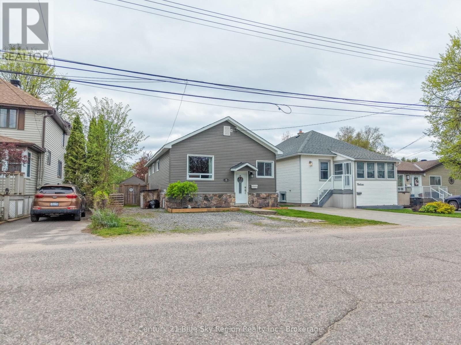 15 Pollard Avenue, North Bay, Ontario  P1A 1Z4 - Photo 3 - X13221032