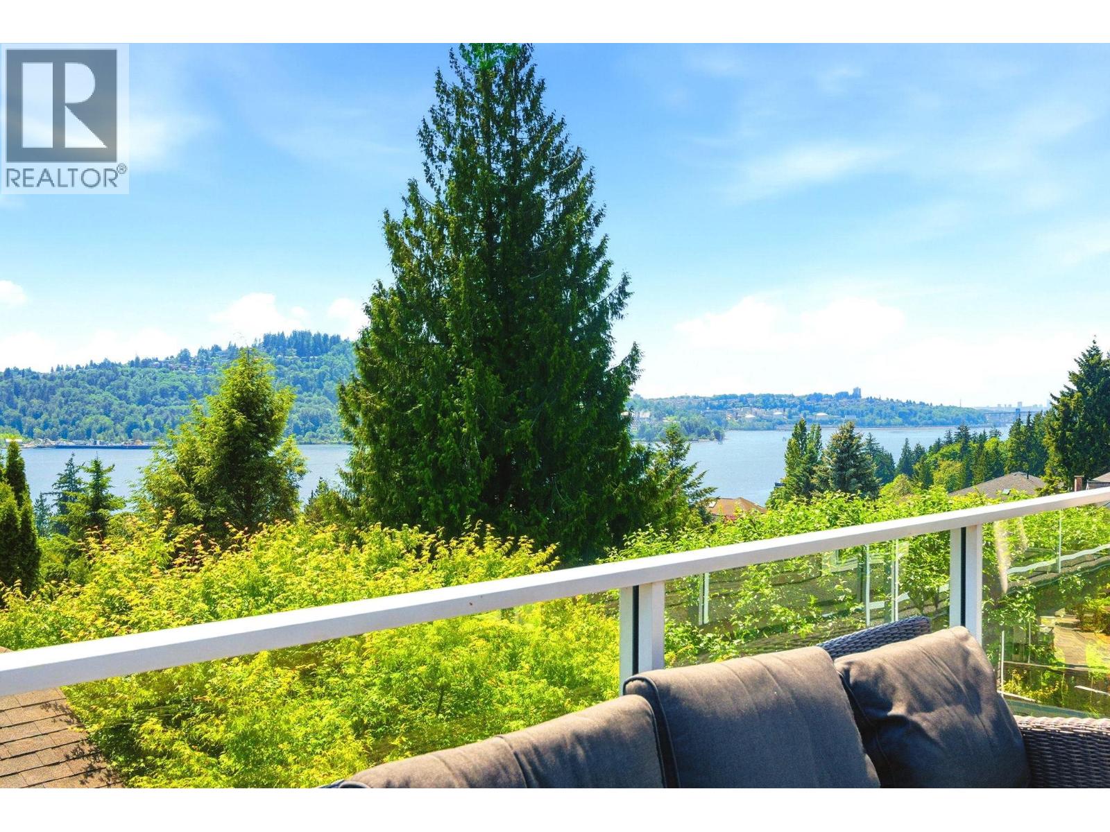 4015 Cummins Place, North Vancouver, British Columbia  V7G 2E8 - Photo 13 - R3130092