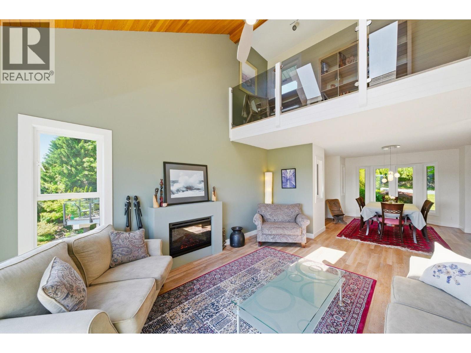 4015 Cummins Place, North Vancouver, British Columbia  V7G 2E8 - Photo 16 - R3130092