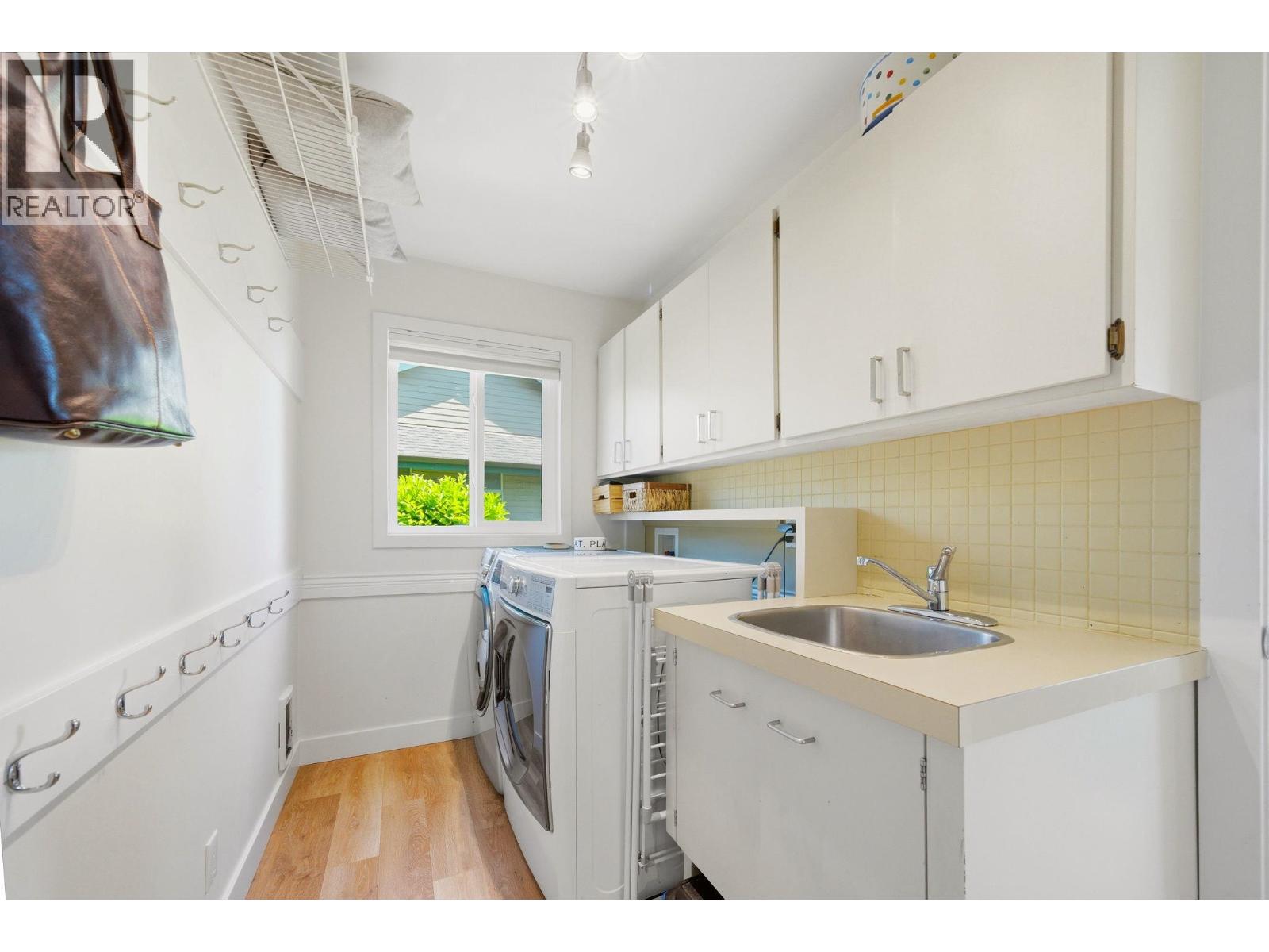 4015 Cummins Place, North Vancouver, British Columbia  V7G 2E8 - Photo 25 - R3130092