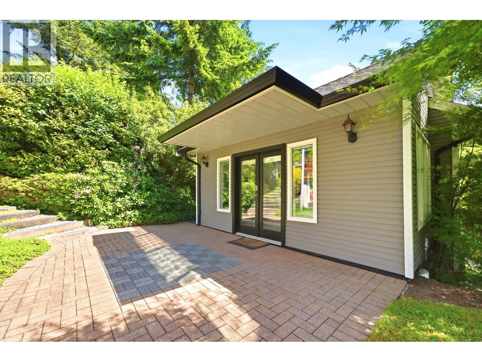 4015 Cummins Place, North Vancouver, British Columbia  V7G 2E8 - Photo 30 - R3130092