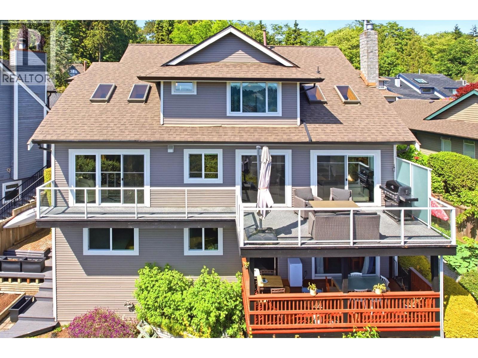 4015 Cummins Place, North Vancouver, British Columbia  V7G 2E8 - Photo 4 - R3130092