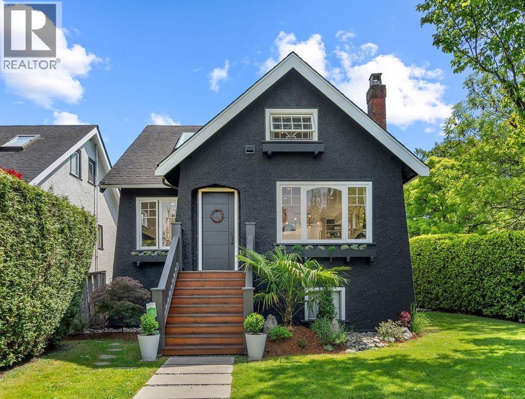 3392 W 8th Avenue, Vancouver, British Columbia  V6R 1Y4 - Photo 1 - R3130100