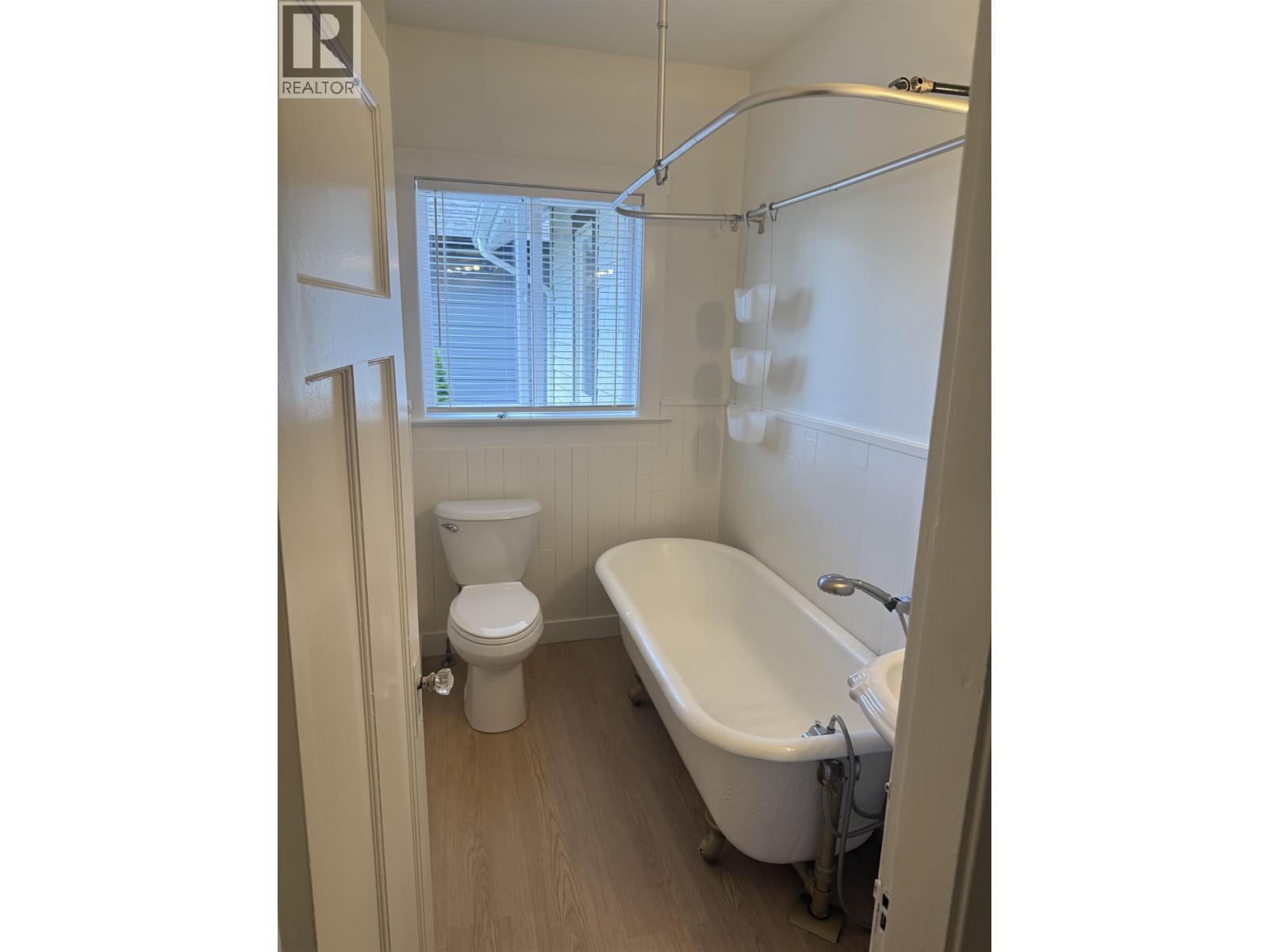 102 3371 Chesterfield Avenue, North Vancouver, British Columbia  V7N 3N2 - Photo 3 - R3130075