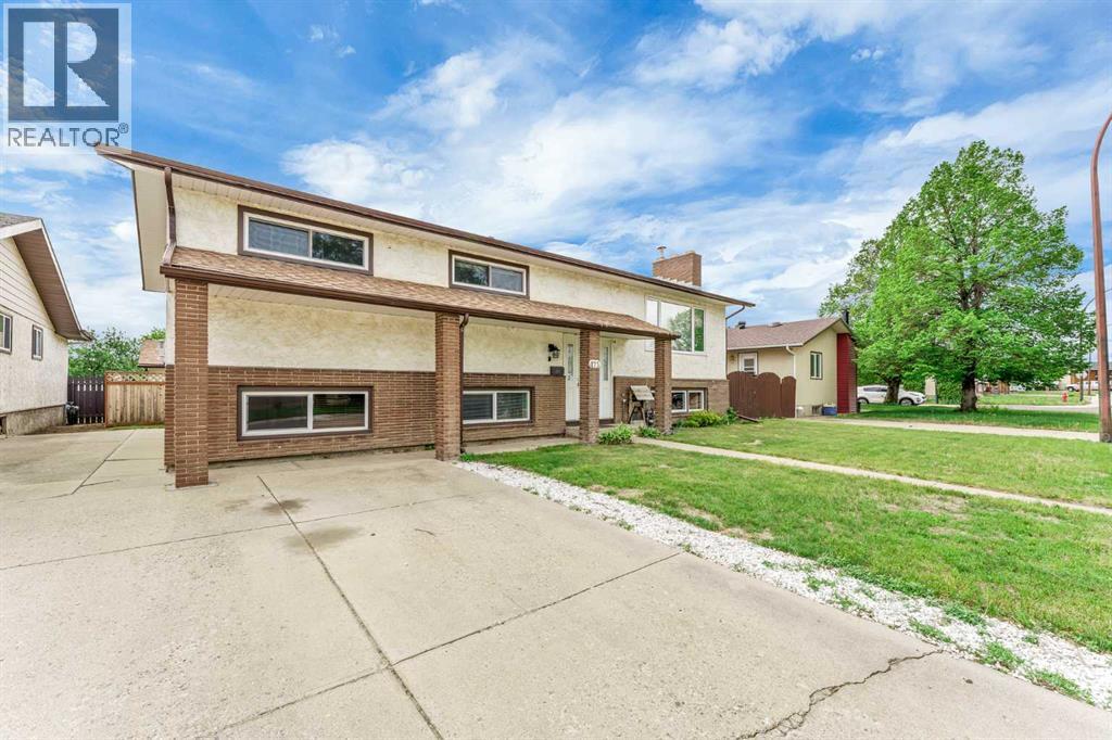 173 Cypress Way SE, Medicine Hat, Alberta  T1B 1L5 - Photo 3 - A2315038