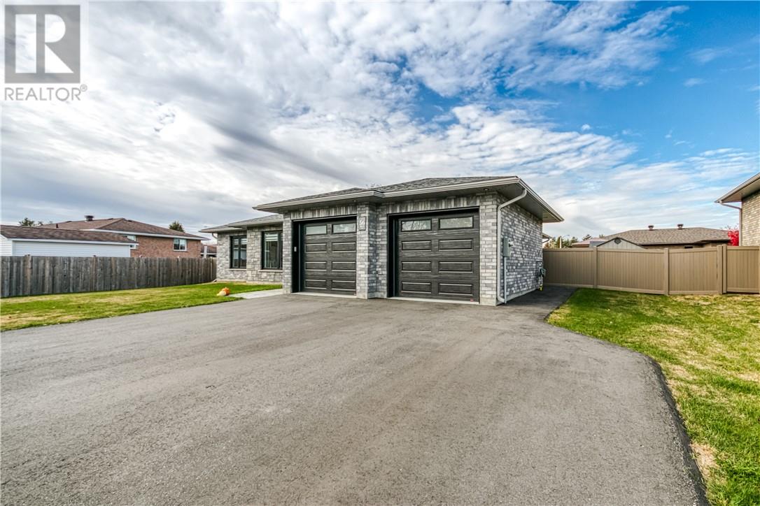 56 Oak Street, Capreol, Ontario  P0M 1H0 - Photo 4 - 2128206
