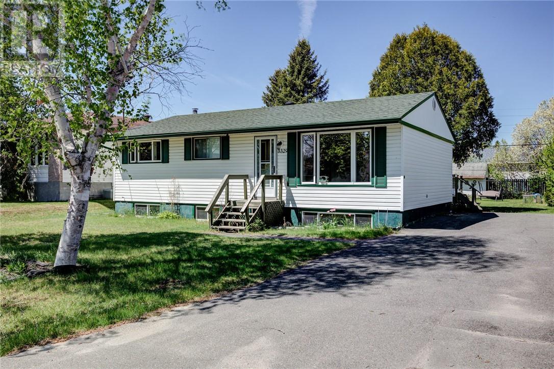 3329 Romeo Street, Val Caron, Ontario  P3A 1X9 - Photo 1 - 2128186