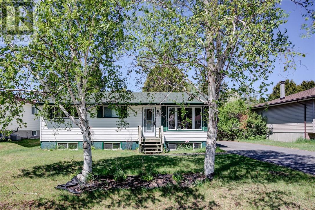 3329 Romeo Street, Val Caron, Ontario  P3A 1X9 - Photo 2 - 2128186