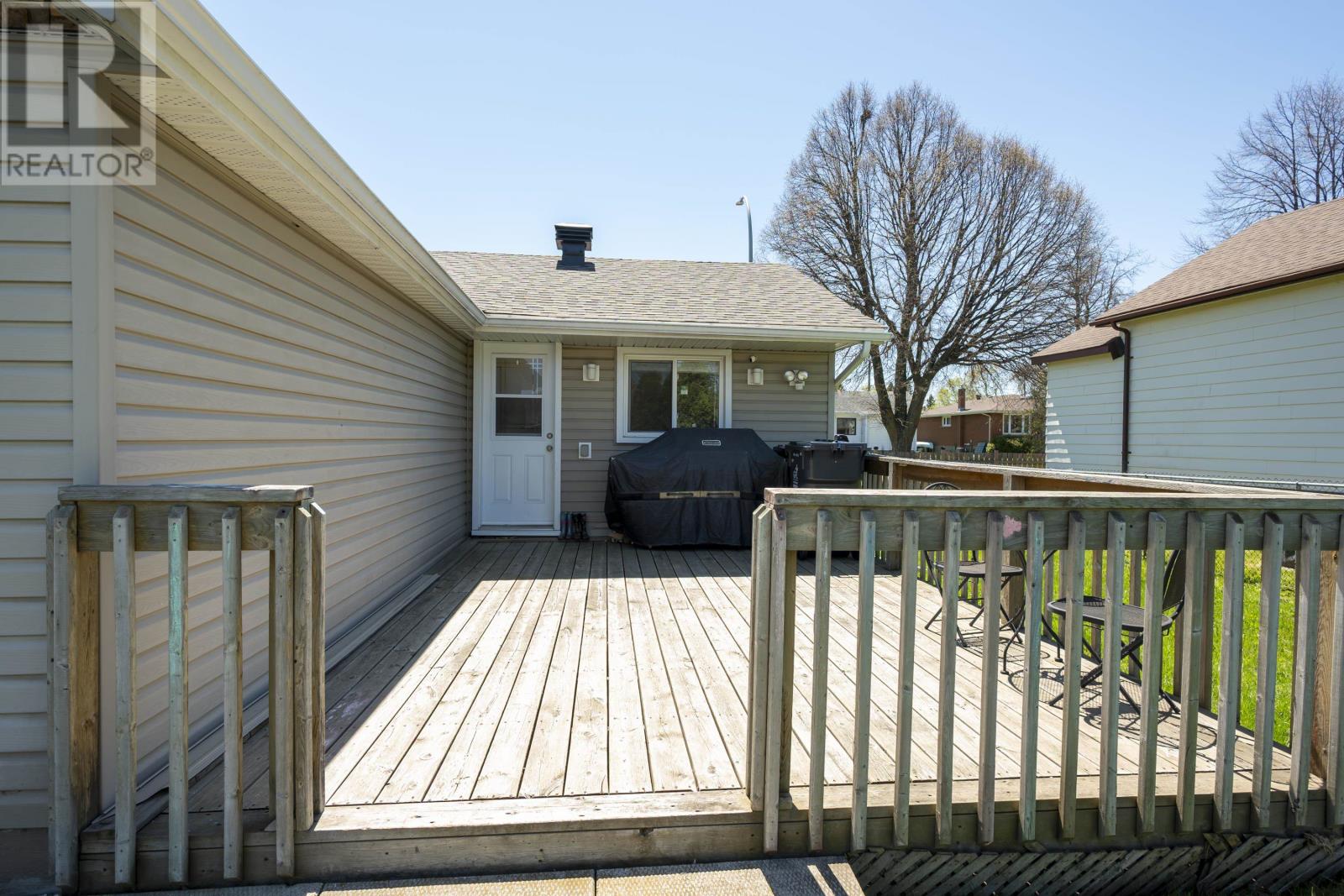 1401 Frederica St W, Thunder Bay, Ontario  P7E 3Y7 - Photo 11 - TB2601273