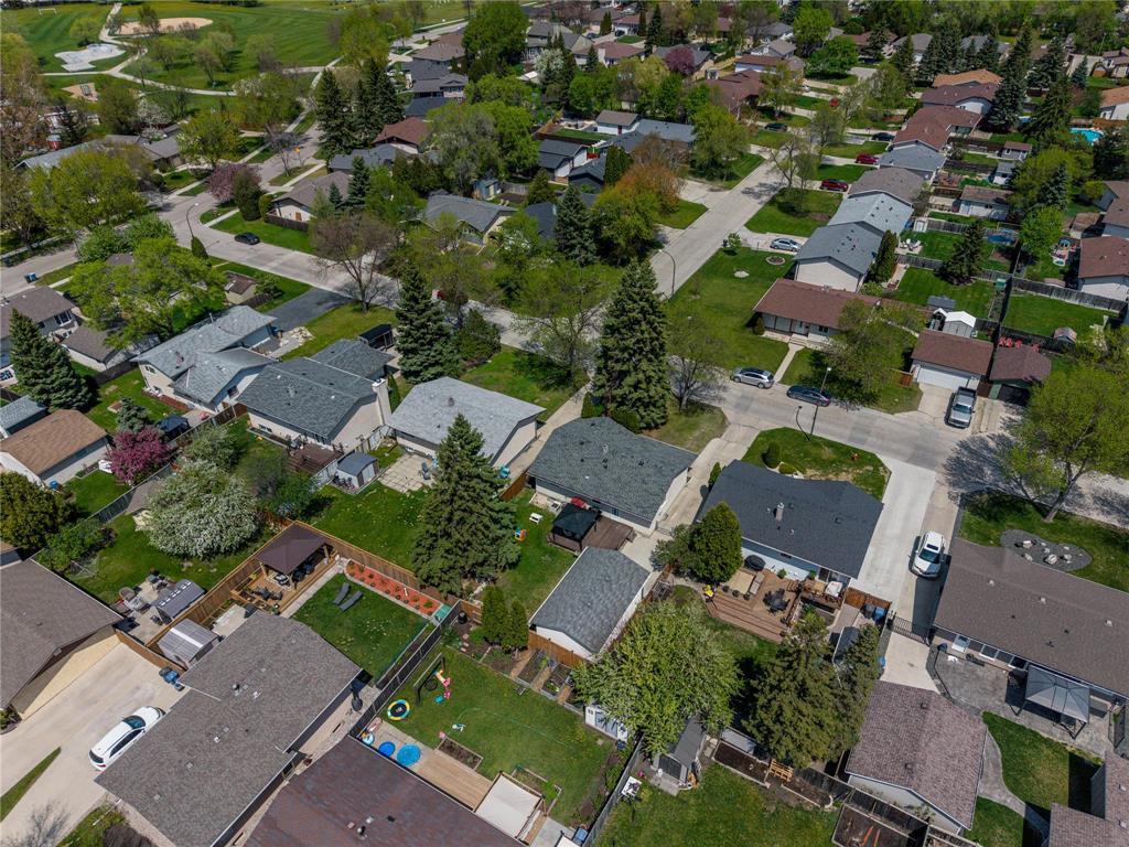 14 Continental Avenue, Winnipeg, Manitoba R2G 2T1 - Photo 40 - 202612122