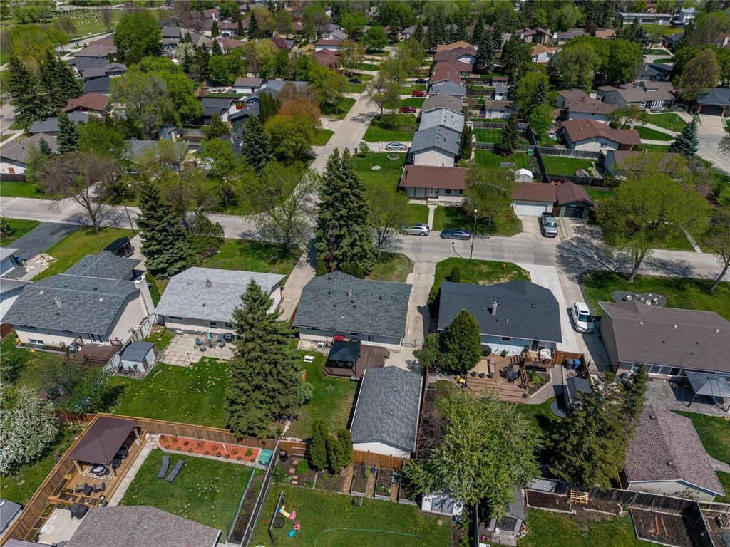 14 Continental Avenue, Winnipeg, Manitoba R2G 2T1 - Photo 41 - 202612122