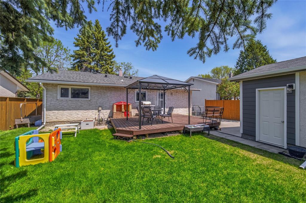 14 Continental Avenue, Winnipeg, Manitoba R2G 2T1 - Photo 31 - 202612122