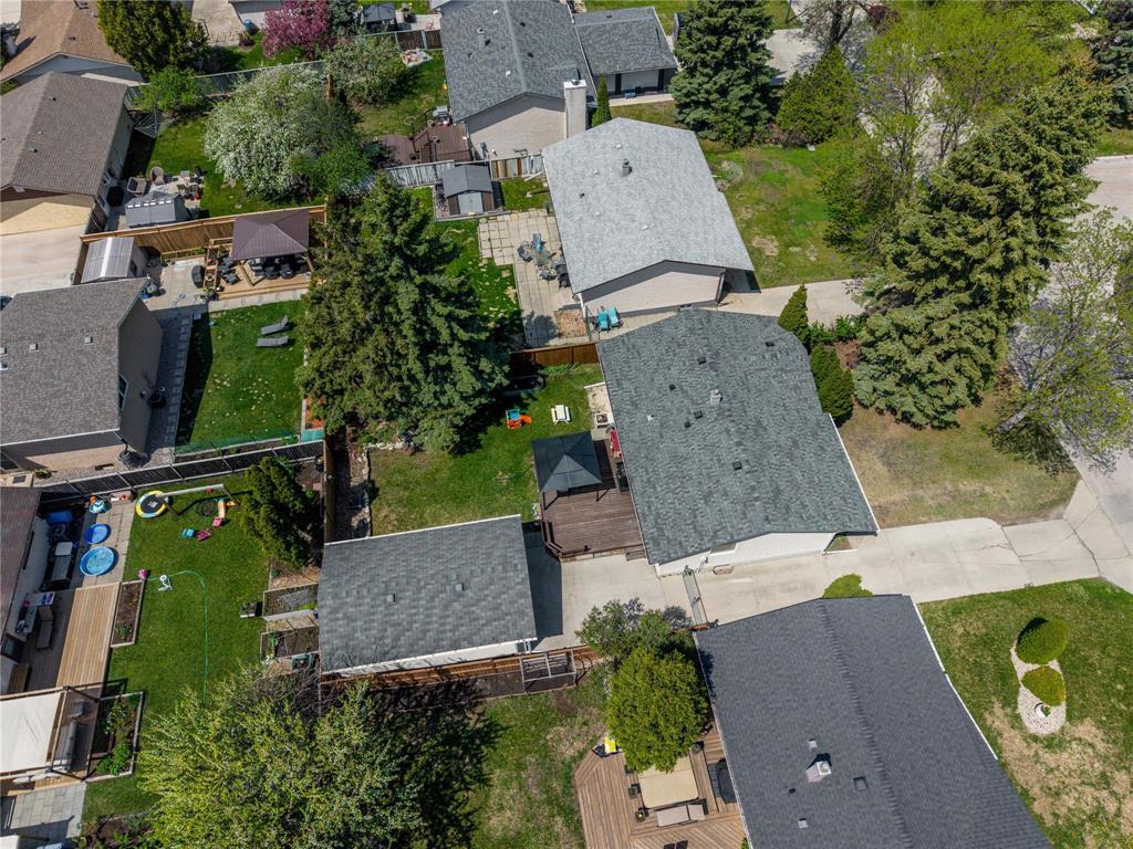 14 Continental Avenue, Winnipeg, Manitoba R2G 2T1 - Photo 38 - 202612122