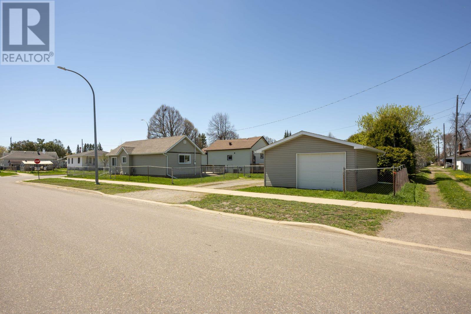 1401 Frederica St W, Thunder Bay, Ontario  P7E 3Y7 - Photo 5 - TB2601273