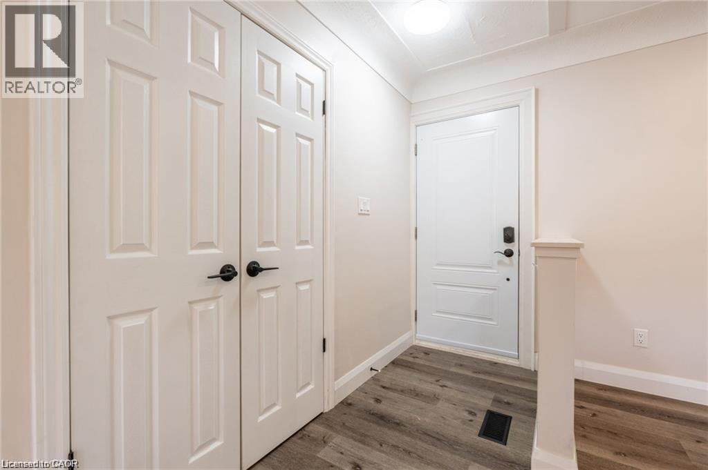 92 South Bend Road W Unit# Upper, Hamilton, Ontario  L9C 1N1 - Photo 2 - 40834791