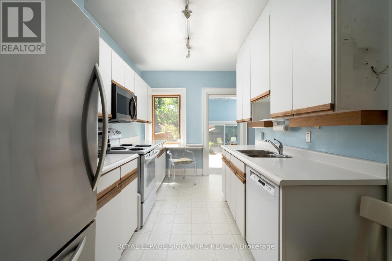 101 Deloraine Avenue, Toronto, Ontario  M5M 2B1 - Photo 15 - C13221018