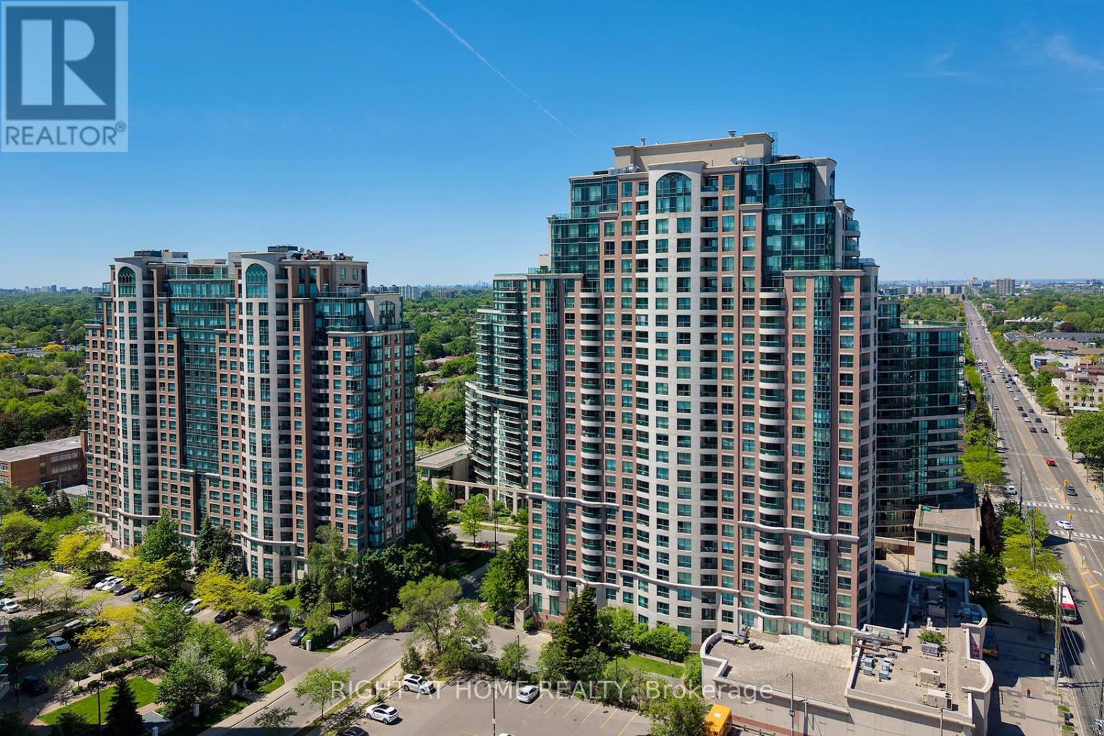 210 - 7 LORRAINE DRIVE, Toronto, Ontario