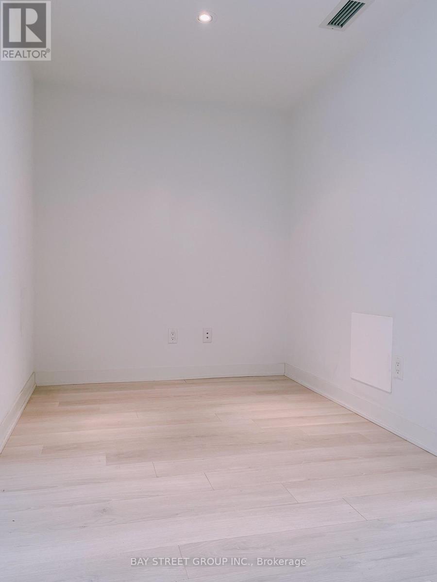 2601 - 70 Queens Wharf Road, Toronto, Ontario  M5V 0J2 - Photo 10 - C13221156