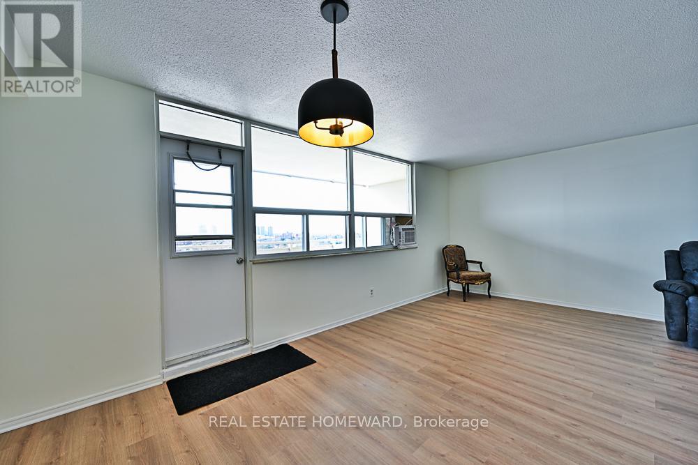 1015 - 2550 Pharmacy Avenue, Toronto, Ontario  M1W 1H9 - Photo 24 - E13221078