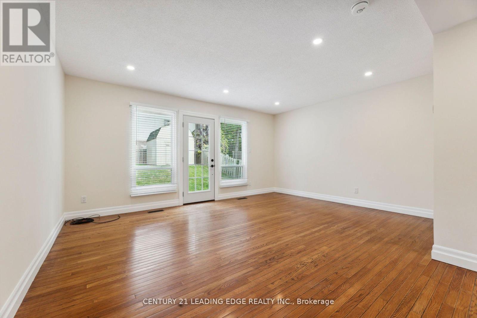 317 Homestead Drive, Oshawa, Ontario  L1J 6V2 - Photo 10 - E13221082